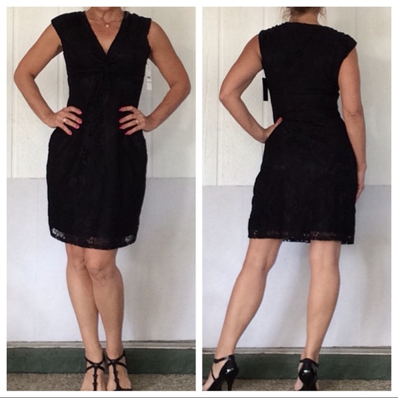 Laundry By Shelli Segal Dresses & Skirts - SHELLI SEGAL LBD LACE DRESS BY SHELLI SEGAL SIZE 6